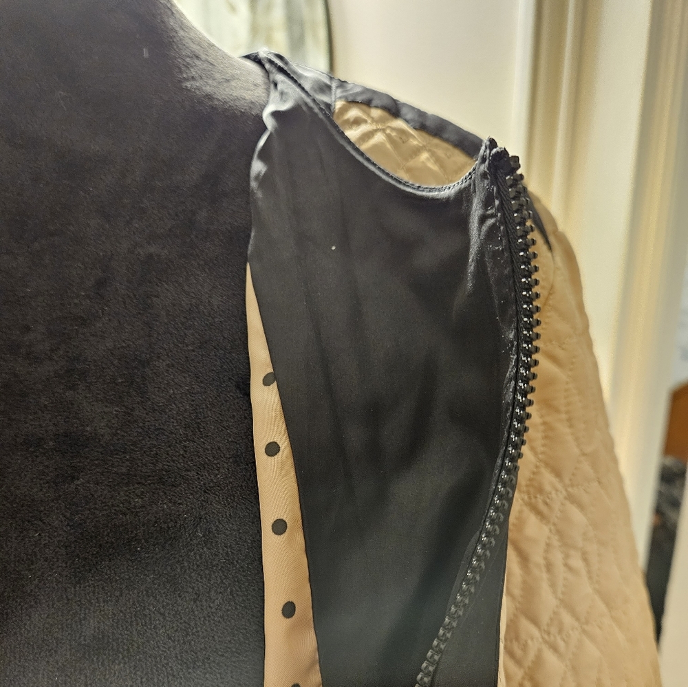 Woman's Jacket - Picture 2 of 5